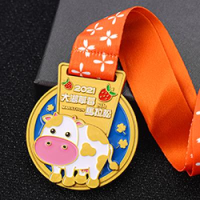 大(dà)湖草莓馬拉松獎牌